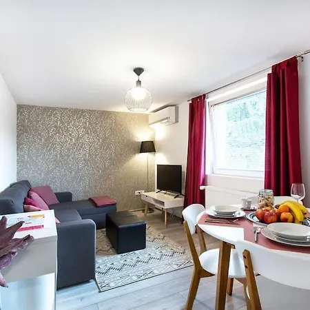 Slovenia + Freeparking & Bikes *