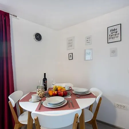 Apartment Slovenia + Freeparking & Bikes *