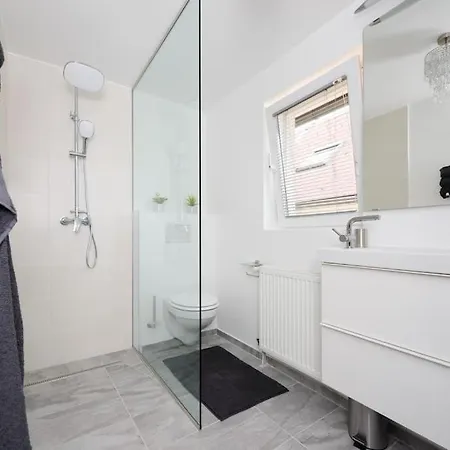 Slovenia + Freeparking & Bikes * Laibach