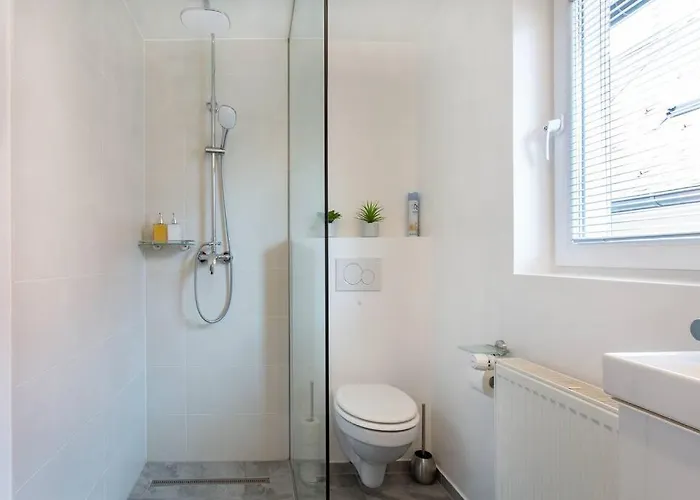 Slovenia + Freeparking & Bikes Lublaň