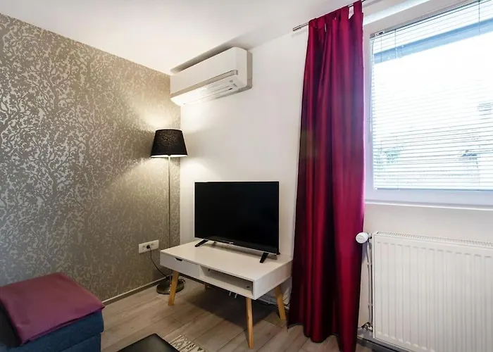 Slovenia + Freeparking & Bikes * Lublaň